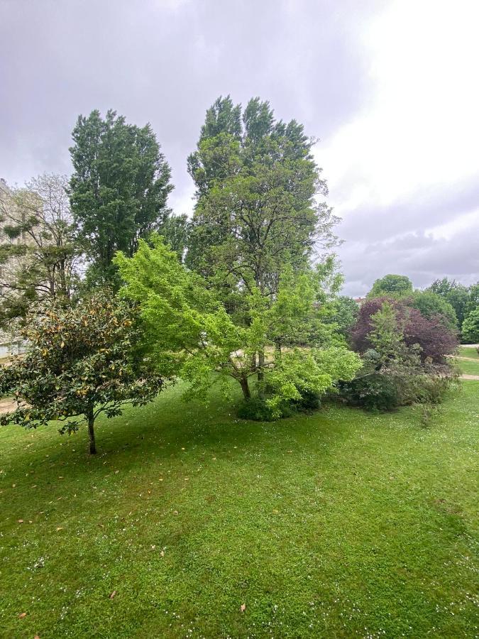 Superbe Appartement Au Calme Avec Parking Gratuit. Мериньяк Экстерьер фото