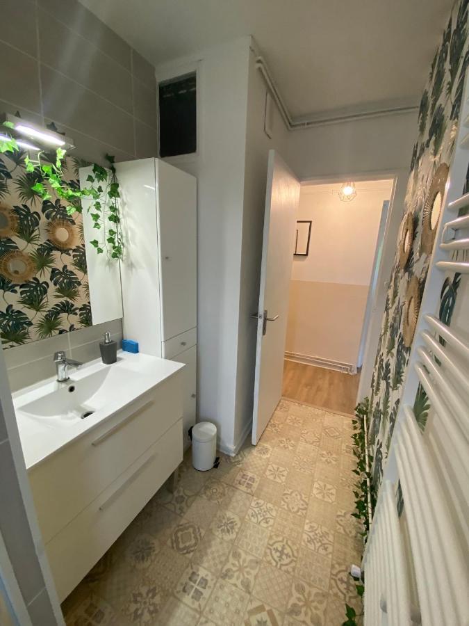 Superbe Appartement Au Calme Avec Parking Gratuit. Мериньяк Экстерьер фото